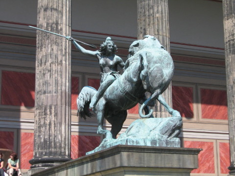 Berlin-statue-med-spyd.JPG