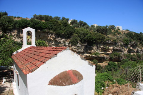 Kreta-2009-8215-tur-9-kirken-Agios-Pende-Parthenes.JPG